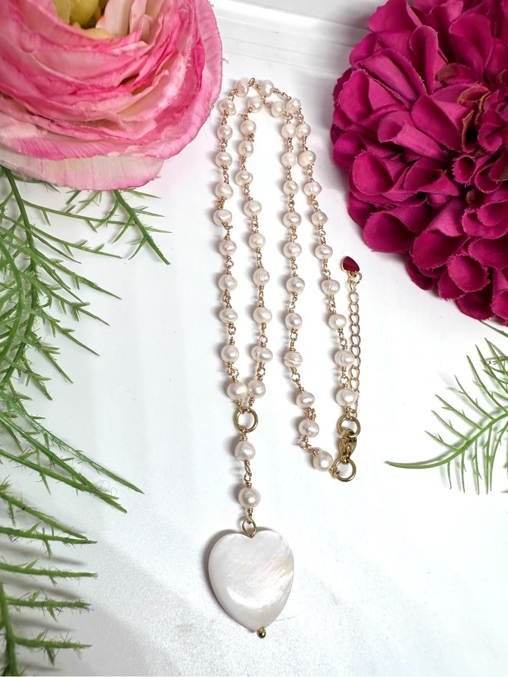 NEW⚜️Freshwater Pearl Beaded Shell Heart Charm Necklace - Picture 2 of 9